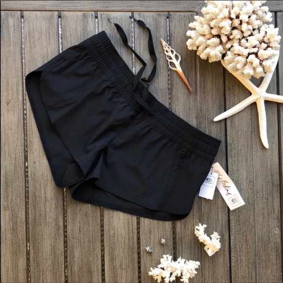 🌴🔆RIP CURL-  BLACK BOARD SHORTS🔆🌴 - Picture 2 of 10
